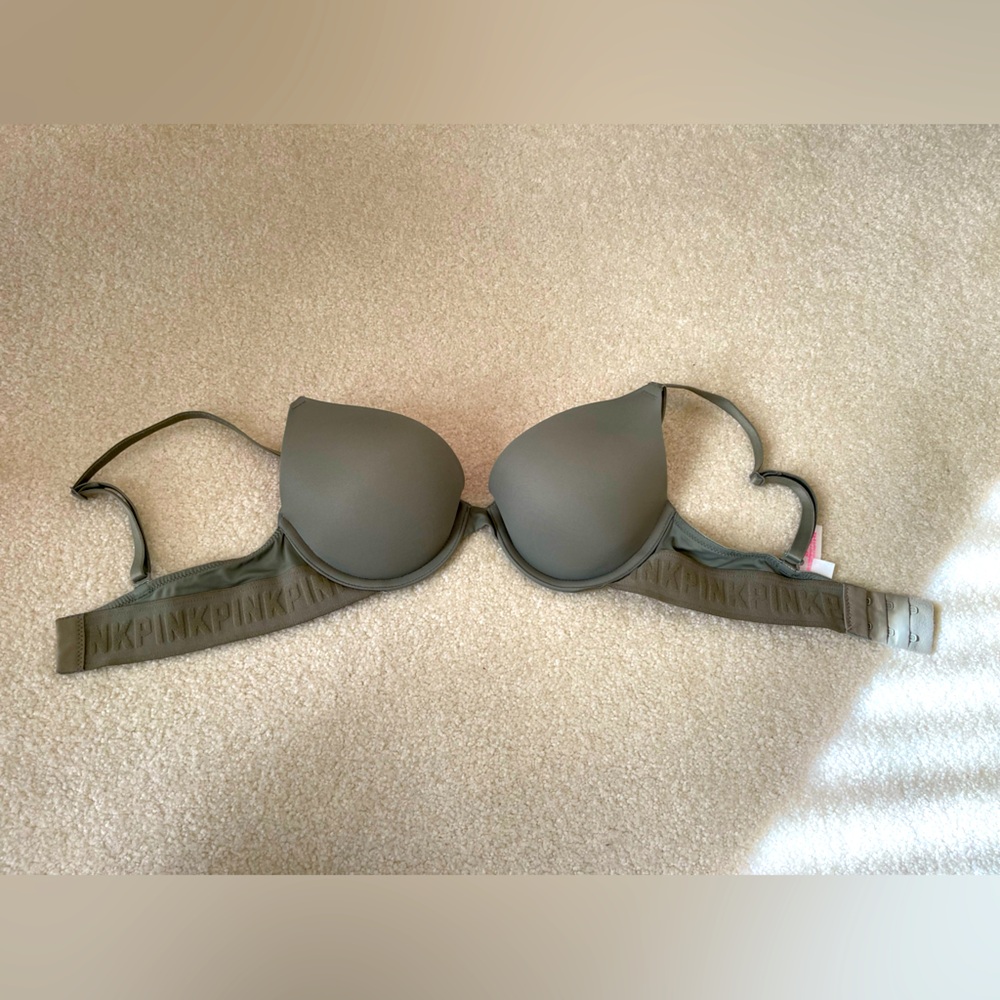 Victoria’s Secret Pink Wear Everywhere push up bra 32B